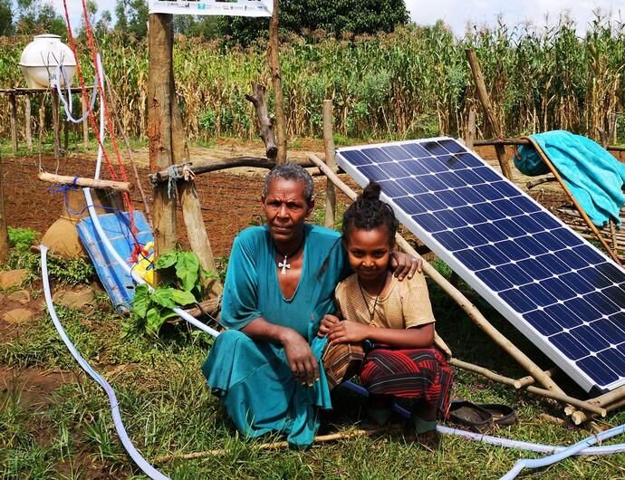 Solar power is helping farmers in Ethiopia to irrigate their crops more efficiently.