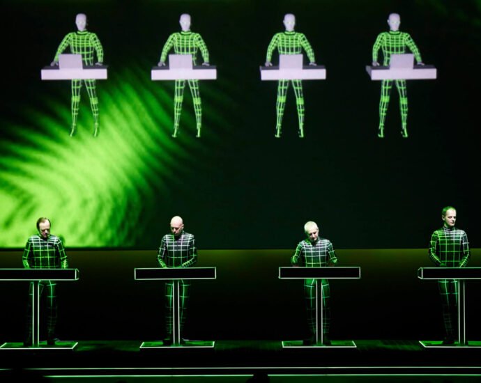 kraftwerk press shot 7 credit peter boettcher