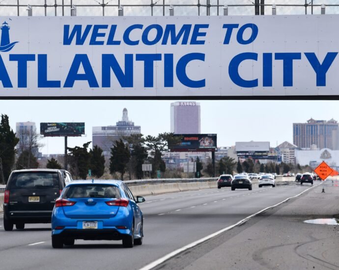 73324060007 welcome to atlantic city sign 1