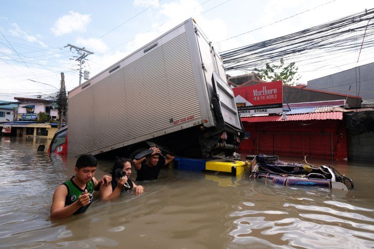 AFP 20241025 36KT4CG v1 HighRes PhilippinesWeatherStormFlooding 1729856639