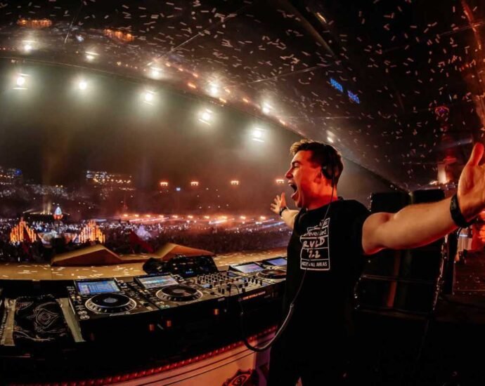hardwell at tomorrowland 2022 mainstage 01