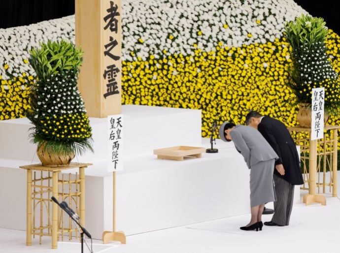 2025 08 15T041752Z 1629759134 RC2F7GAWCMH0 RTRMADP 3 WW2 ANNIVERSARY JAPAN SHRINE 1755238834