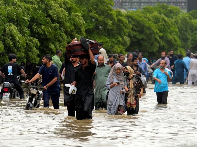 2025 08 19T145911Z 1840966866 RC2EAGABZDLT RTRMADP 3 ASIA WEATHER PAKISTAN 1755675434