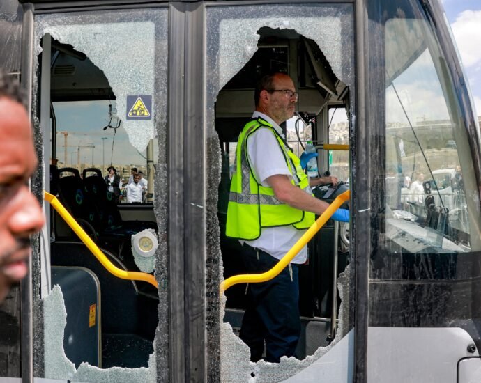 B22M32Z32VA25FW5EA2EYFQL7M