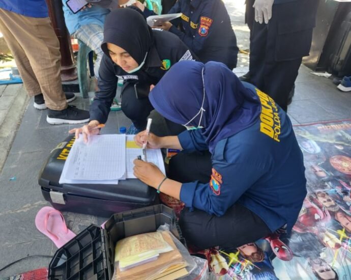 1000438093 1759471240