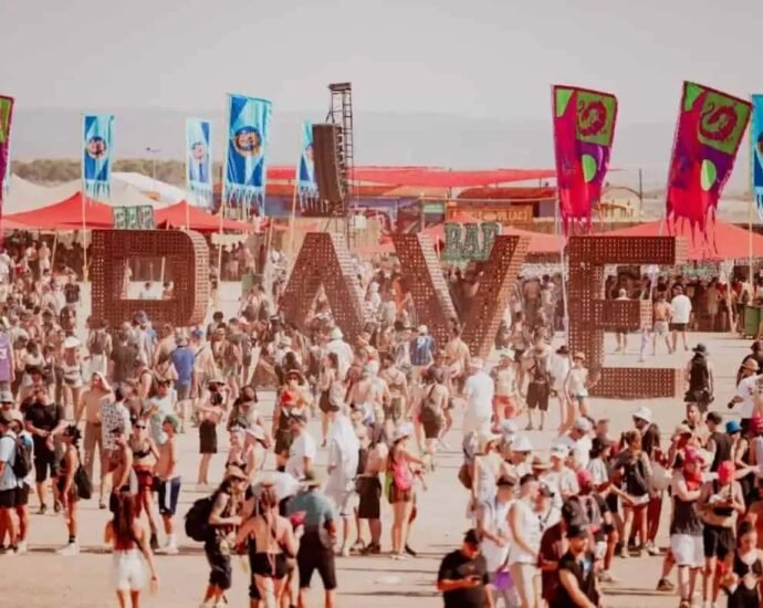 monegros desert festival rave crowd